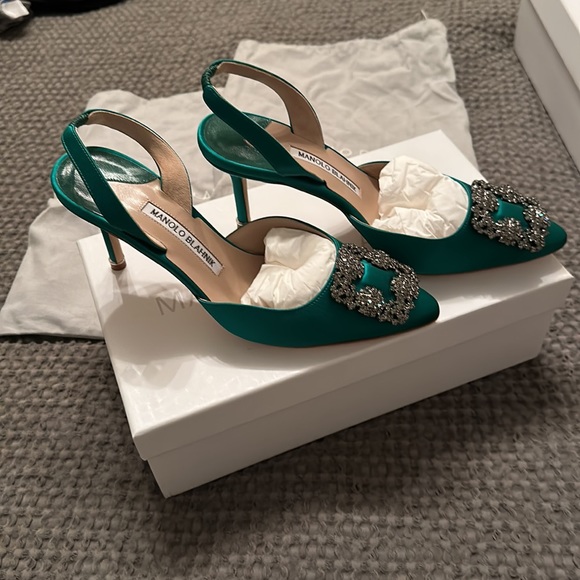 MANOLO BLAHNIK Hangisli Green Satin Jewel Buckle Slingback Pumps - Picture 8 of 12